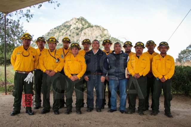 Doce Tlaxcaltecas participaron en combate de incendios forestales en Canadá