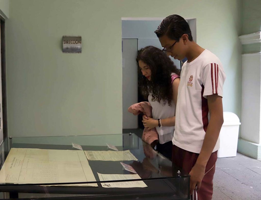 Dedica Vitrina del Mes el Museo de la Memoria a Emiliano Zapata