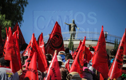 Organizaciones campesinas marchan y se planta frente a Palacio de Gobierno