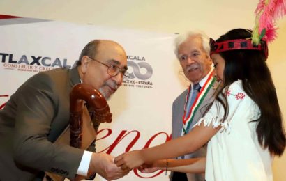 Rinde Comisión de los 500 Años homenaje a Alfredo López Austin