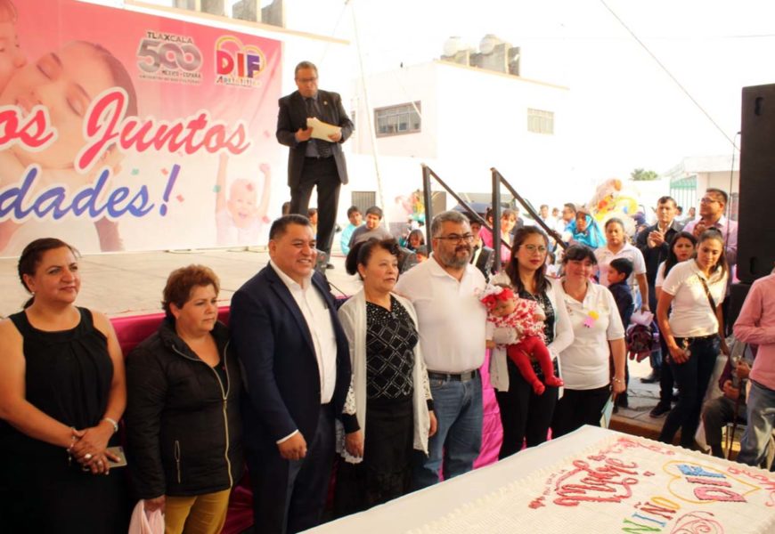 Celebran a más de mil 500 mamás y niños en Apetatitlán