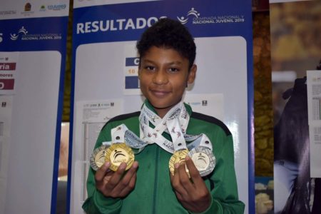 Tlaxcalteca Juan José Taylor obtiene cuatro medallas en Olimpiada Nacional