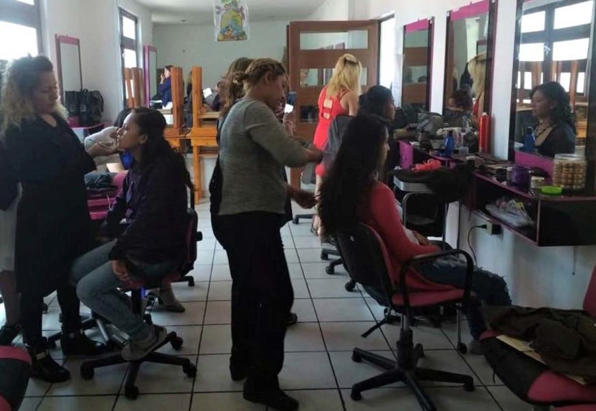 500 mujeres tlaxcaltecas beneficiadas con cursos de capacitación del IEM