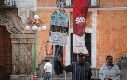 Maestros de la CNTE se manifestaron frente a Palacio de Gobierno