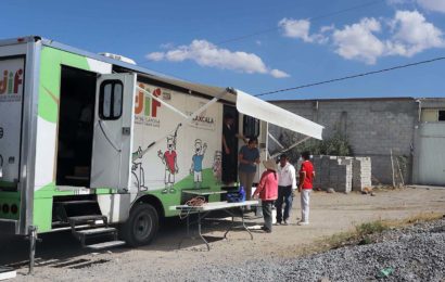 Unidad médica móvil ofrece atención gratuita en municipios vulnerables