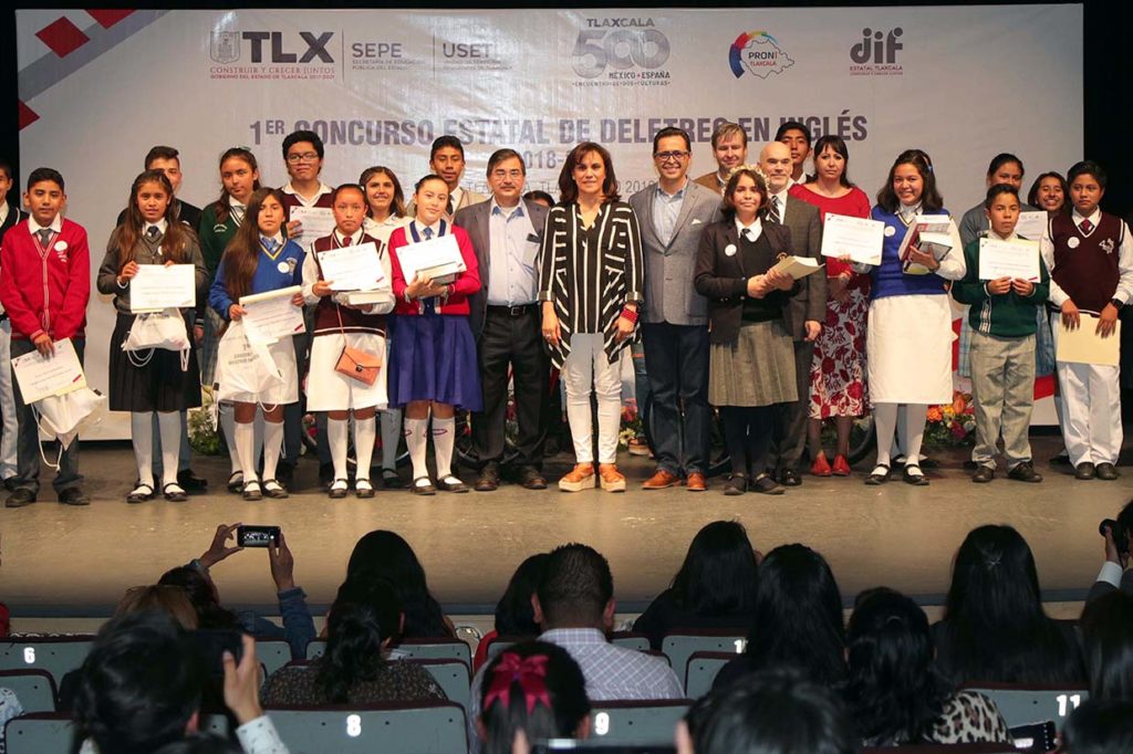 Premian a estudiantes que participaron en el Primer Concurso Estatal de Deletreo en Inglés