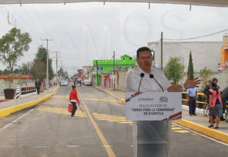 Marco Mena realizó entrega de obra para la comunidad en Ayometla Marco Mena realizó entrega de obra para la comunidad en Ayometla