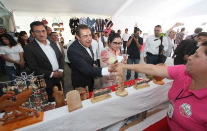 Inauguran Expoventa Artesanal y Primera Feria de Microempresarios 2019
