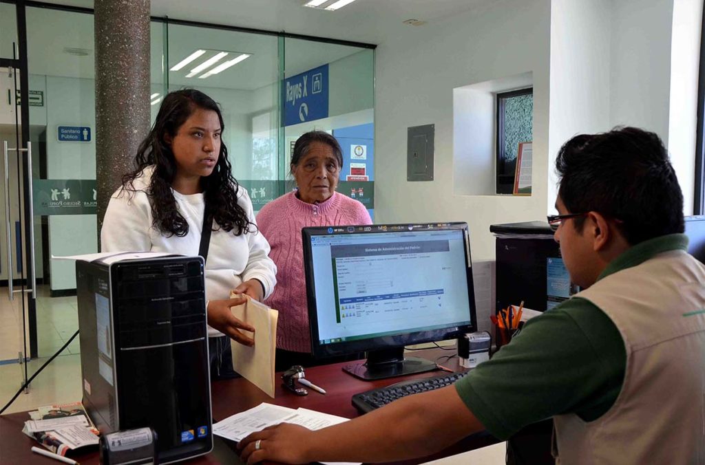 SESA garantiza acceso a servicios médicos a través del Seguro Popular