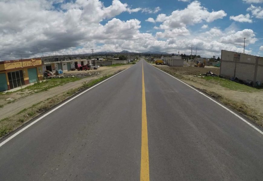 Rehabilitan carretera de acceso a municipio de Atltzayanca