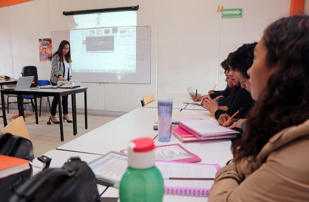 Preparan docentes tlaxcaltecas ruta de mejora de la nueva escuela mexicana