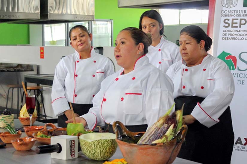 Alumnas del Icatlax representarán a Tlaxcala en el Séptimo Concurso Nacional de Gastronomía