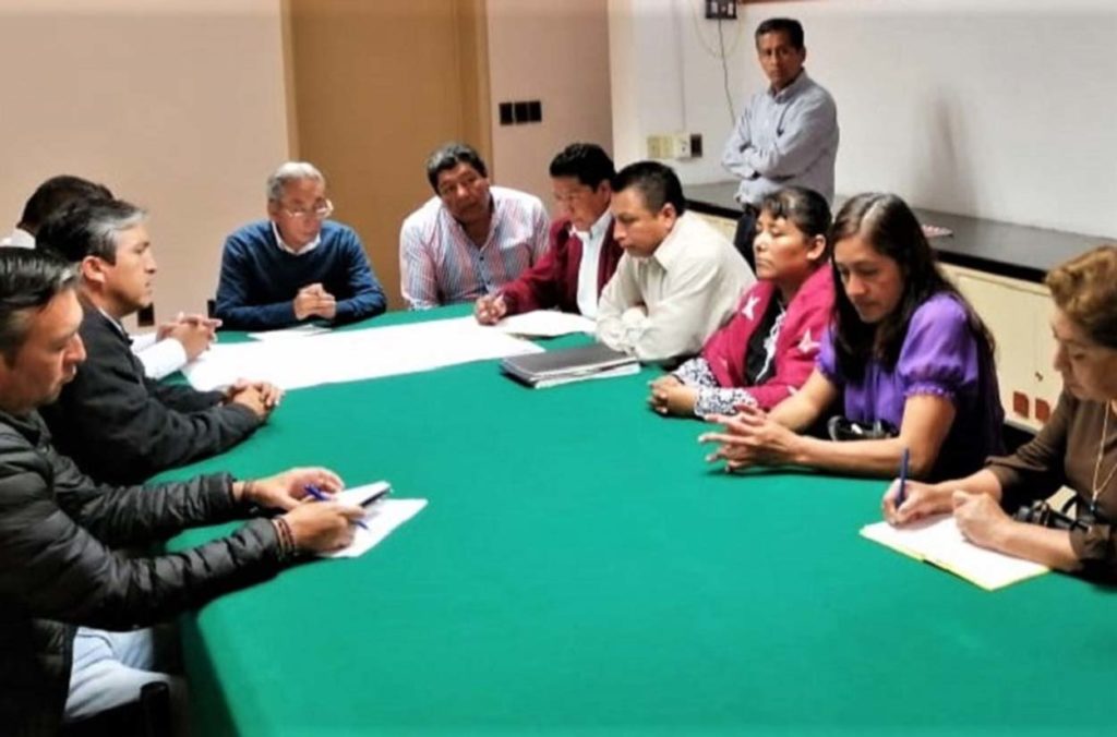 Vecinos de San Matías Tepetomatitlán sostuvieron reunión con titular de la Secoduvi