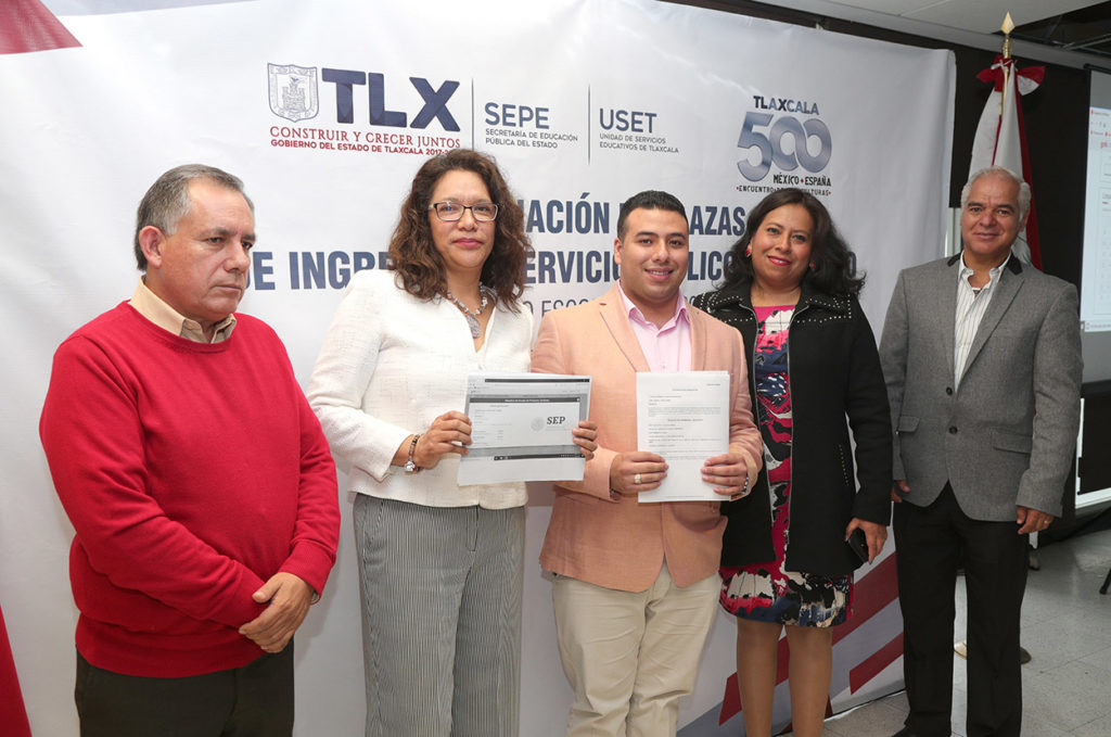  La Directora de Evaluación Educativa, Margarita Rojas Maldonado , encabezó el acto en representación del Secretario Manuel Camacho Higareda.