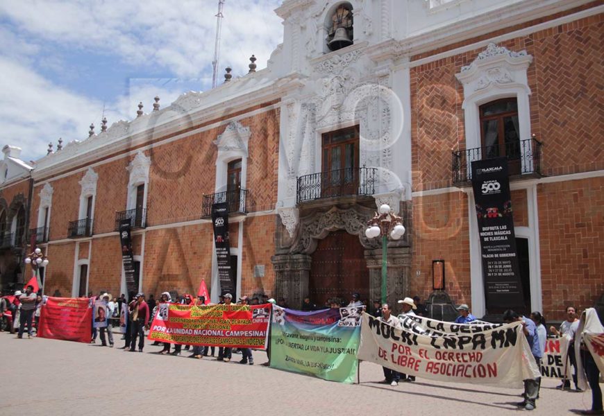 Caravana “Por la libertad, la vida y la justicia” se manifiesta frente a Palacio de Gobierno