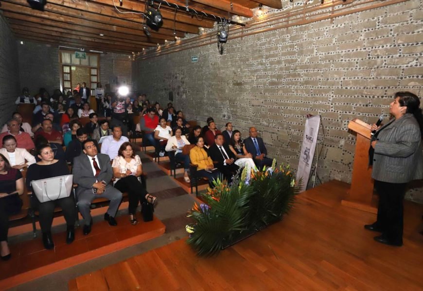 Realizan conferencia sobre “Derechos lingüísticos de los pueblos indígenas”