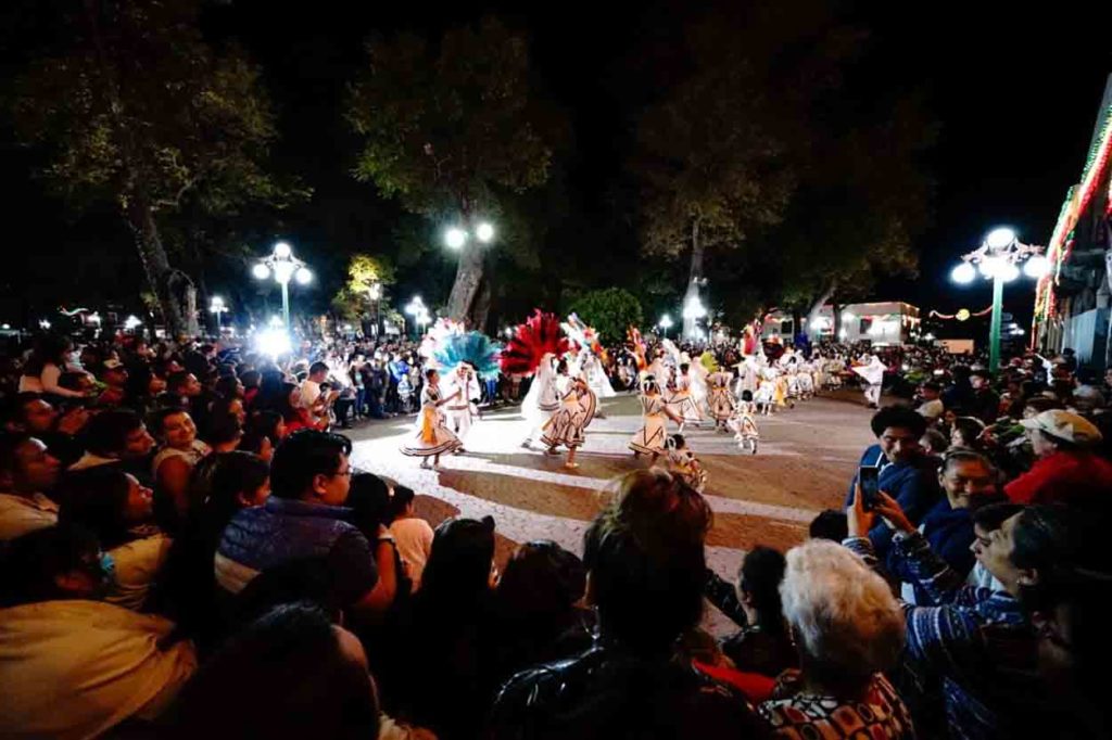 Vídeo mapping de "Noches Mágicas de Tlaxcala" reunió a más de 10 mil personas.