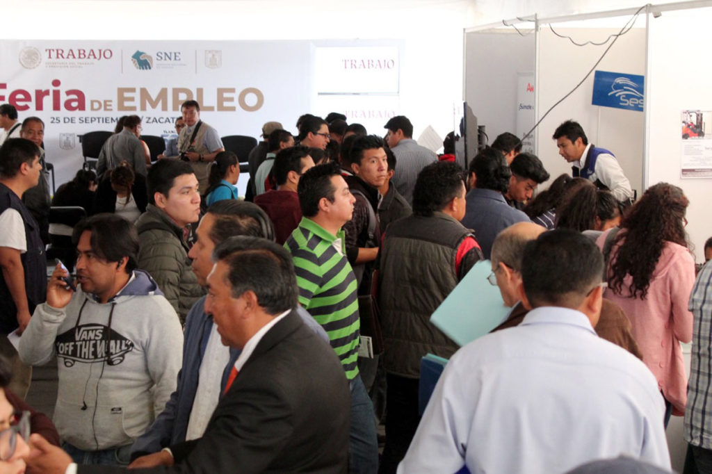 Se llevo a cabo la Octava Feria de Empleo en Zacatel donde se ofertaron 388 vacantes