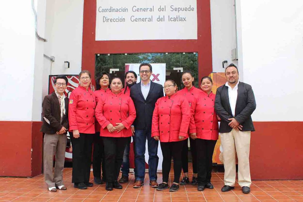 Respalda Icatlax a alumnas que representarán a Tlaxcala en concurso nacional de gastronomía