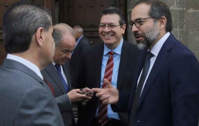 Se reúne Marco Mena con Secretario de Hacienda y Gobernadores