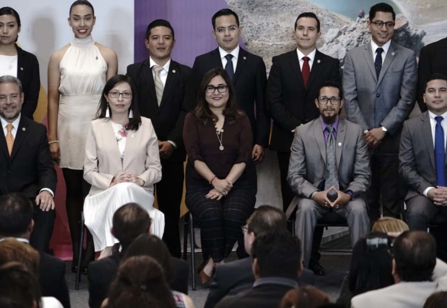 Participó Anabel Alvarado como jurado del Concurso Nacional de Oratoria el Universal 2019