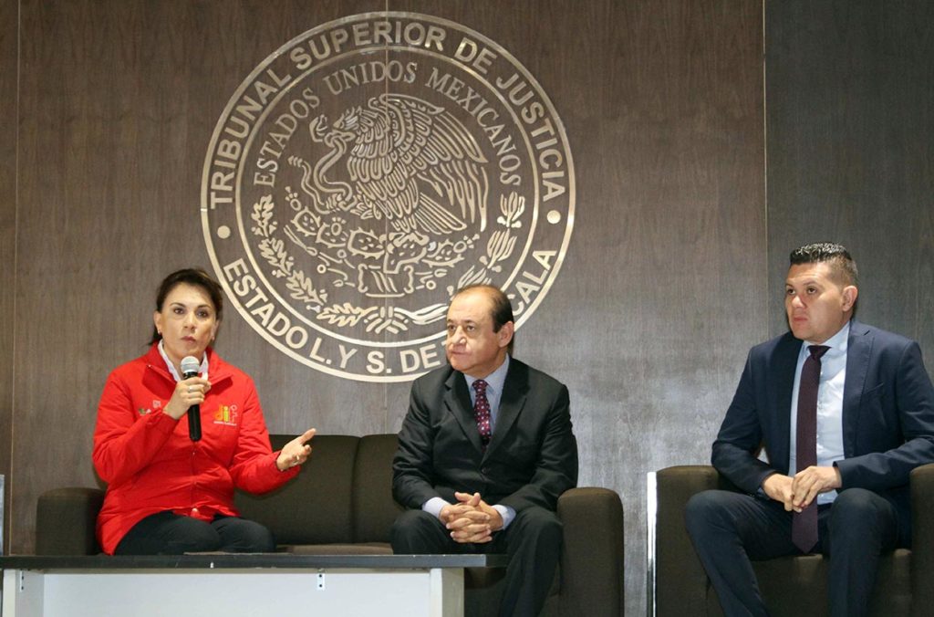 Encabezó Sandra Chávez conferencia "La adopción enfocada a los derechos de la niñez, desde la neurociencia”