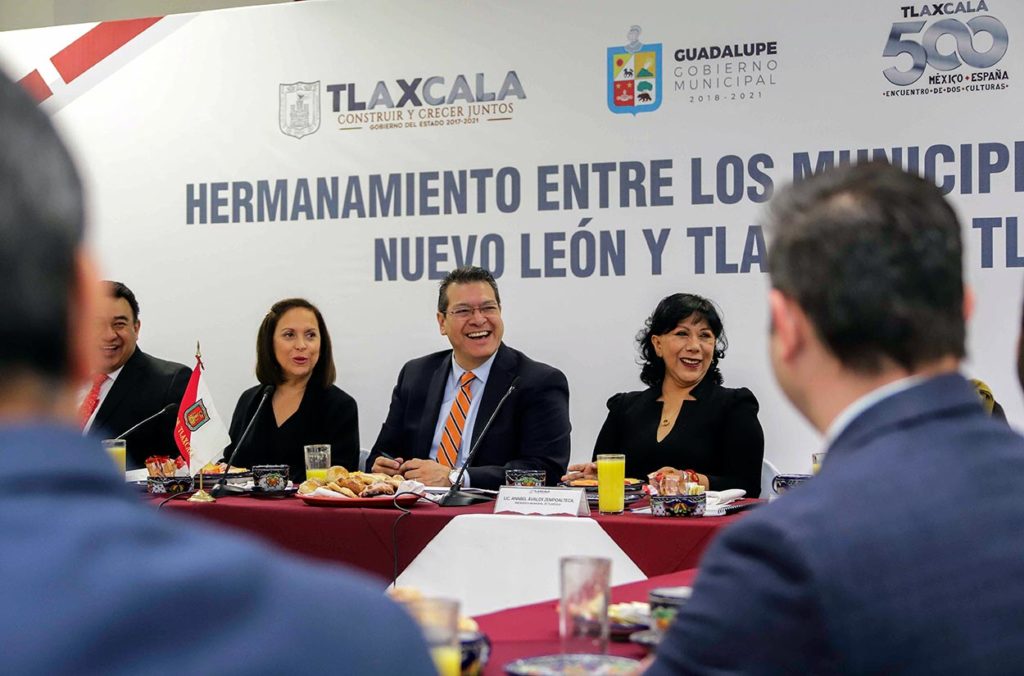 Marco Mena atestigua hermanamiento entre Tlaxcala y Guadalupe, Nuevo León