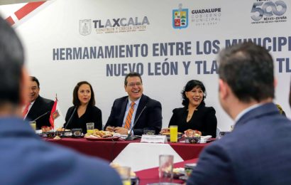 Marco Mena atestigua hermanamiento entre Tlaxcala y Guadalupe, Nuevo León