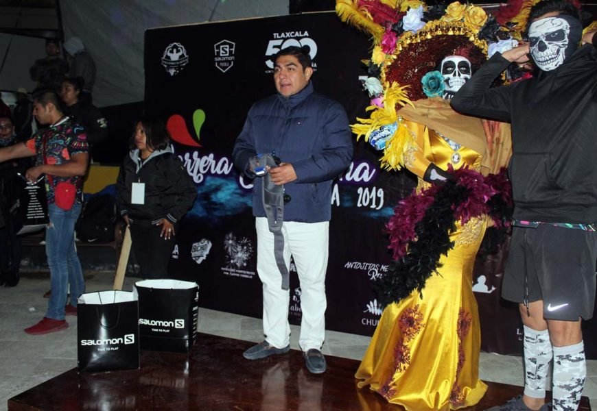 Celebra Totolac el día de muertos con  gran festival lleno de color y algarabía