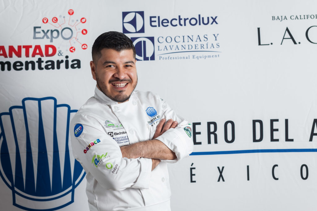 Charly Bastar Jesús, resultó ganador de la tercera semifinal regional de Cocinero del Año, realizada en la Universidad Metropolitana.