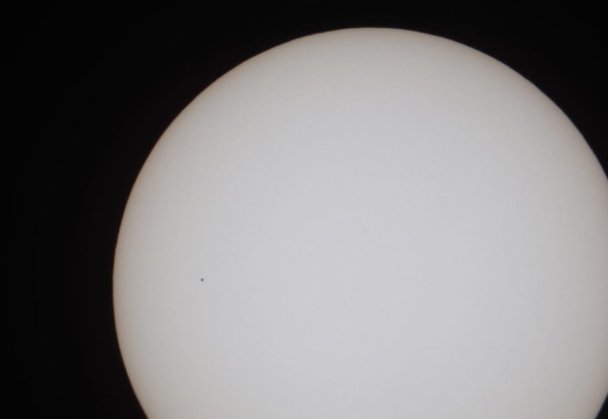 Observan en UPTx tránsito de Mercurio por el Sol