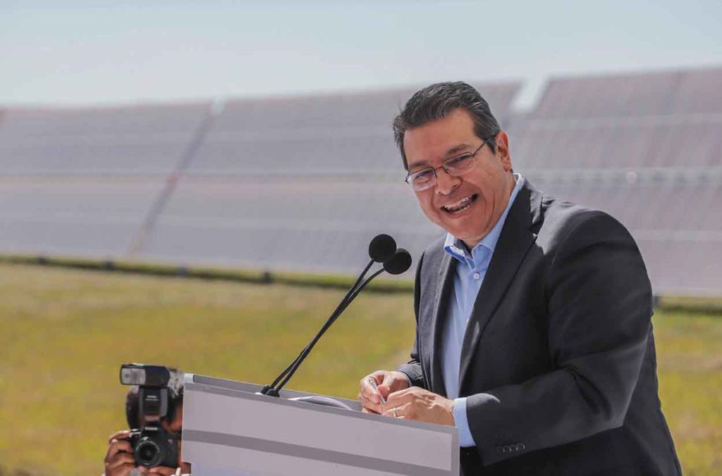  El Gobernador Marco Mena inauguró el parque de energía solar "Magadalena II" de la empresa italiana Enel Green Power.
