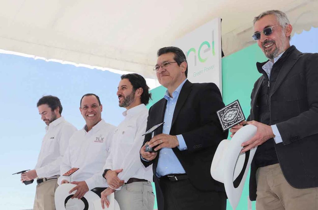  El Gobernador Marco Mena inauguró el parque de energía solar "Magadalena II" de la empresa italiana Enel Green Power.