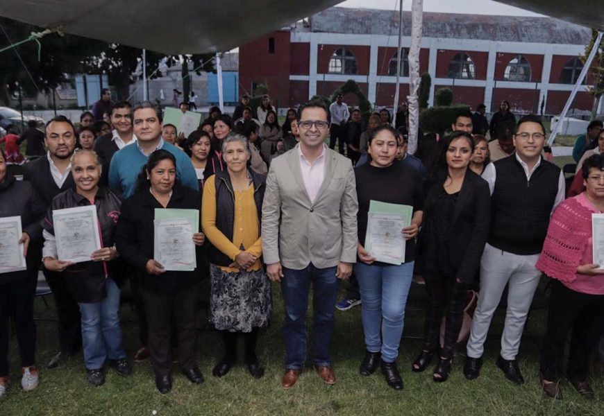 Reciben 120 personas constancias de capacitación en Tetlanohcan