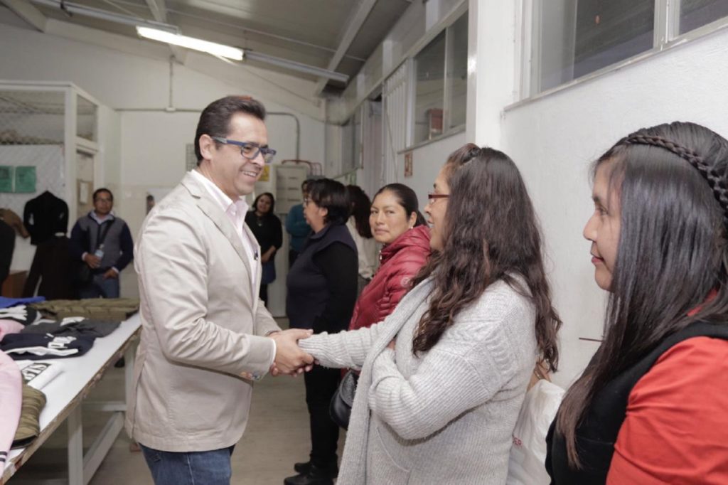 El Director General del Icatlax, Manuel Camacho Higareda, visito las instalaciones de Icatlax en Tetlanohcan.