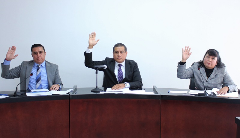 Los comisionados de transparencia Didier López Sánchez ,  Fernando Hernández López  y Maribel Rodríguez Piedras.