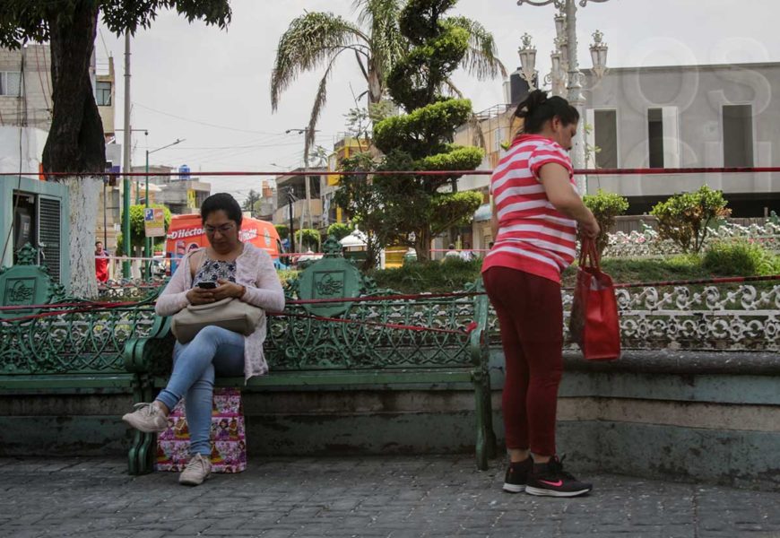 En Chiautempan acordonaron parques, pero los ciudadanos los ignoran