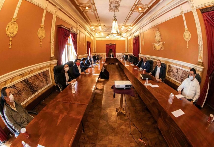 Marco Mena se reunió con dirigentes de partidos políticos en Tlaxcala Marco Mena se reunió con dirigentes de partidos políticos en Tlaxcala