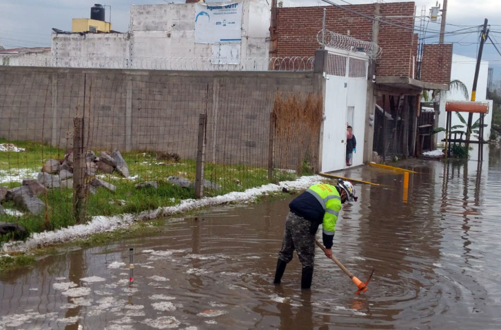 Brinda CEPC apoyo a la población tras lluvia en la capital