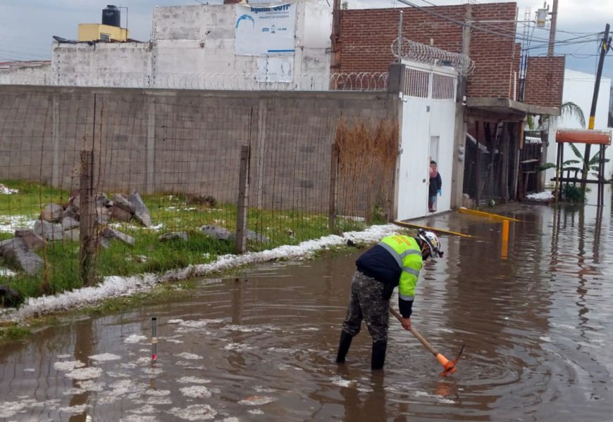 Brinda CEPC apoyo a la población tras lluvia en la capital