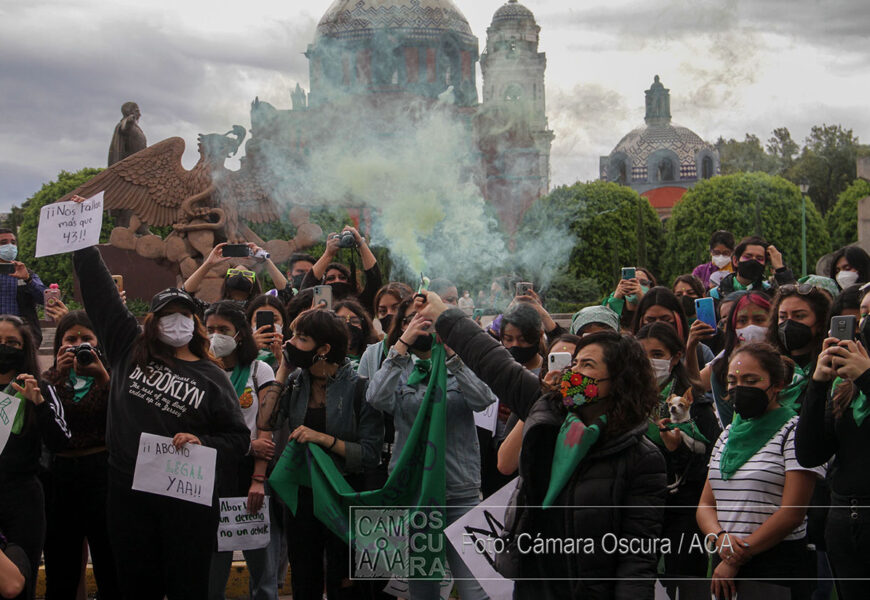 Mujeres marchan para exigir poder ser libres de decidir sobre su cuerpo