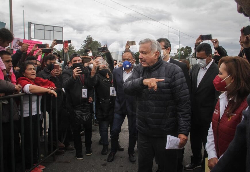 AMLO visita Tlaxcala, piden ciudadanos hacer caso a sus peticiones