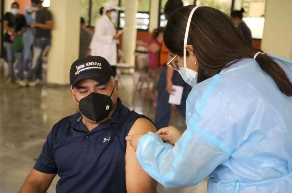 Inicia en Honduras vacunación a periodistas contra COVID-19 (Foto:Xinhua)
