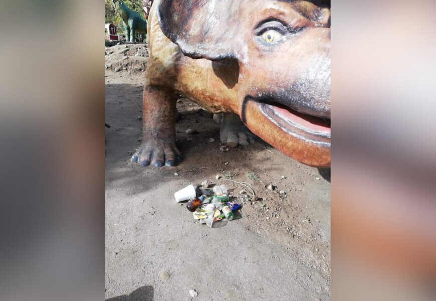 Tras de volverse viral, parque de dinosaurios en Coaxomulco se convierte en basurero