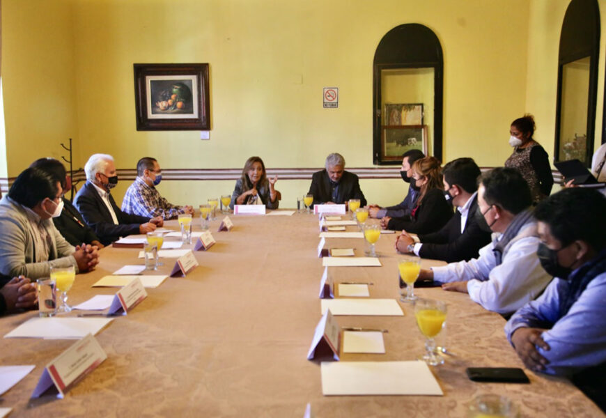 Encabeza Lorena Cuéllar primera reunión interinstitucional con alcaldes electos