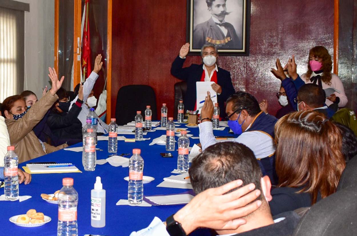 Cabildo de Yauhquemehcan ratifica a directores y personal administrativo