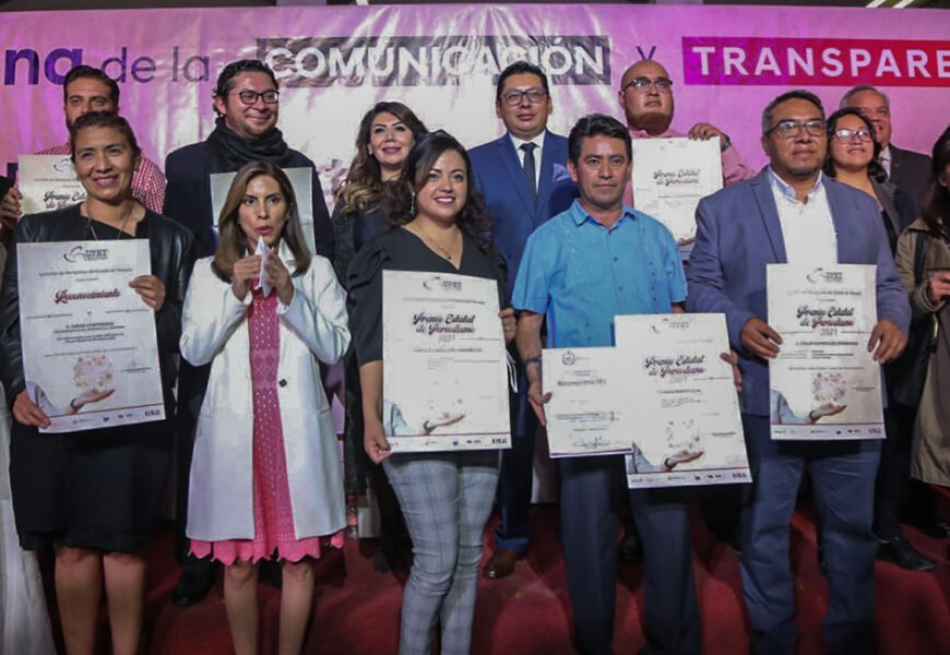 Asiste Alejandra Ramírez Ortiz a la entrega de premios de la UPET