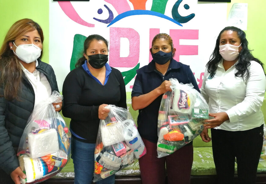 Entrega DIF de Amaxac despensas familias vulnerables