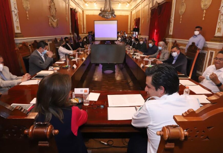 Trabajan Lorena Cuéllar y Zoé Robledo para perfeccionar el sistema de salud Trabajan Lorena Cuéllar y Zoé Robledo para perfeccionar el sistema de salud