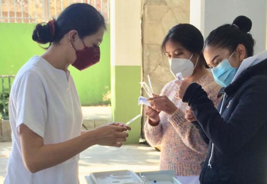 Mantiene Tlaxcala campaña de vacunación contra covid-19 e influenza